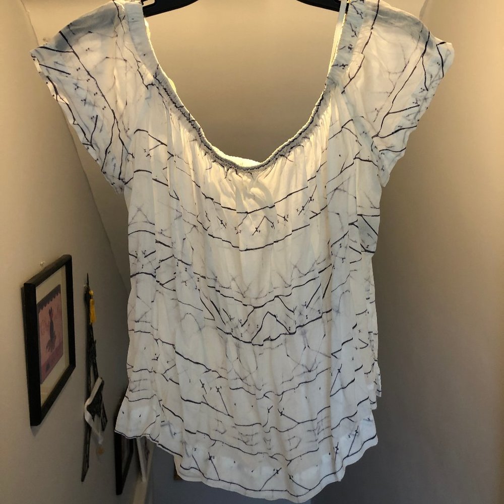 Cloth & Stone Off the Shoulder Top!
